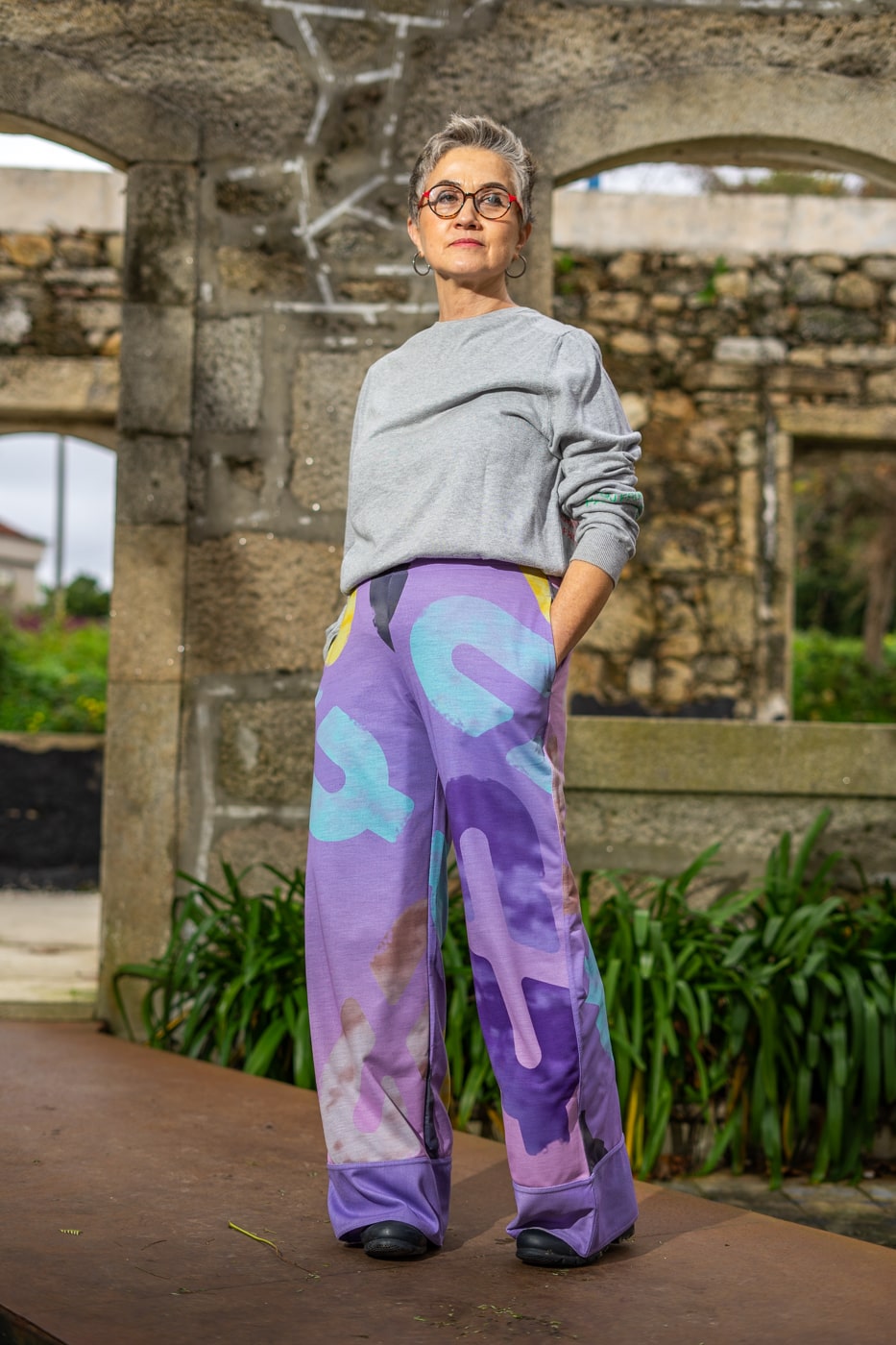 Printed straight trousers with cuffs